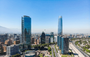 Vista de Santiago no Chile - Com Sky Costanera ao fundo