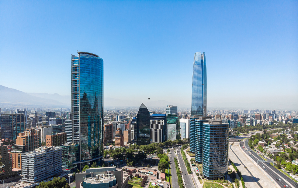 Vista de Santiago no Chile - Com Sky Costanera ao fundo